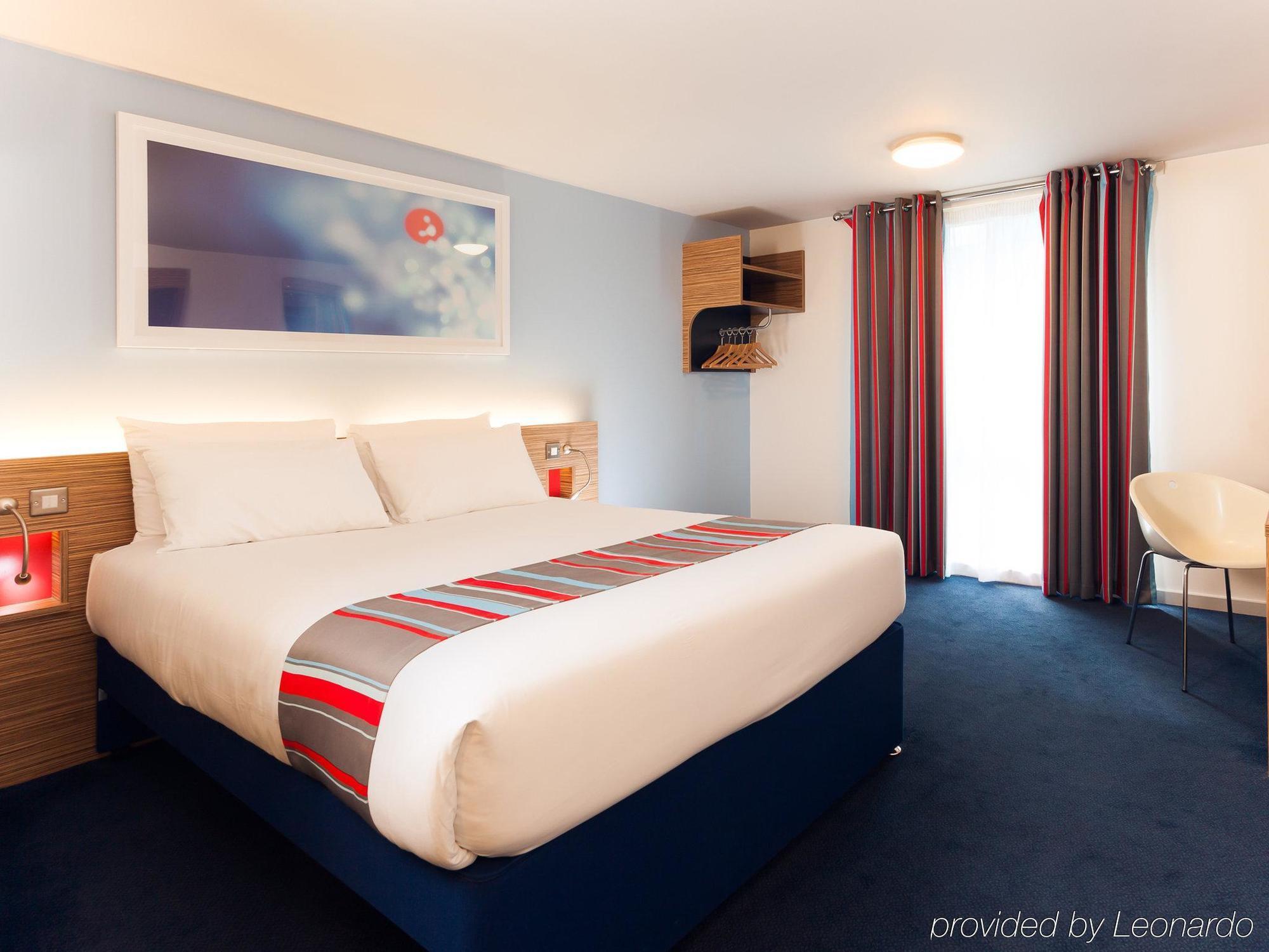 Travelodge Manchester Central Arena Exterior photo