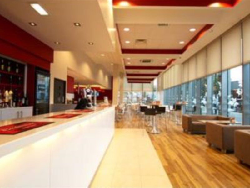 Travelodge Manchester Central Arena Exterior photo